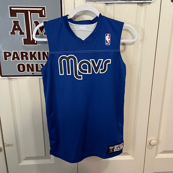 Dallas Maverick’s Basketball Jersey kids medium - Picture 3 of 7